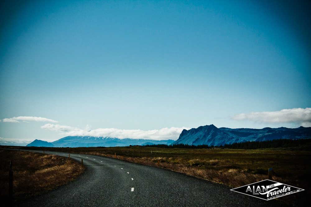 islanda on the road